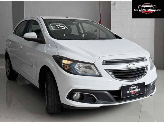 CHEVROLET ONIX 1.4 MPFI LT 8V FLEX 4P MANUAL CHEVROLET ONIX 1.4 MPFI LT 8V FLEX 4P MANUAL
